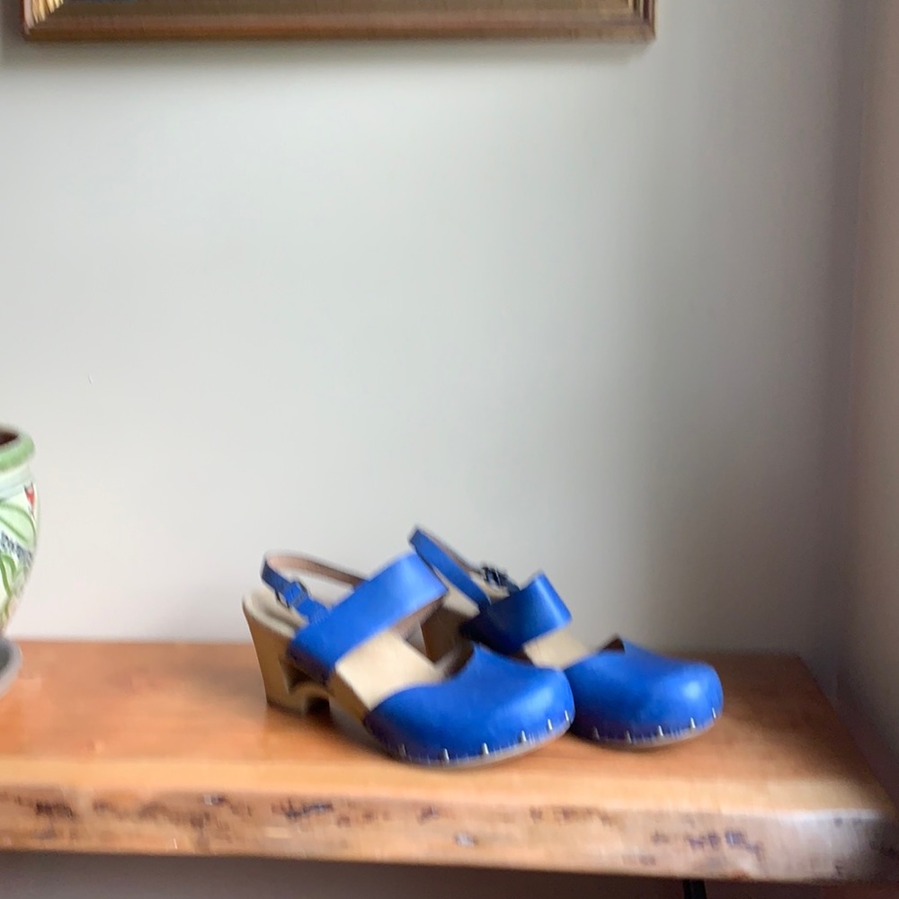 Dansko Royal blue sandals size 41